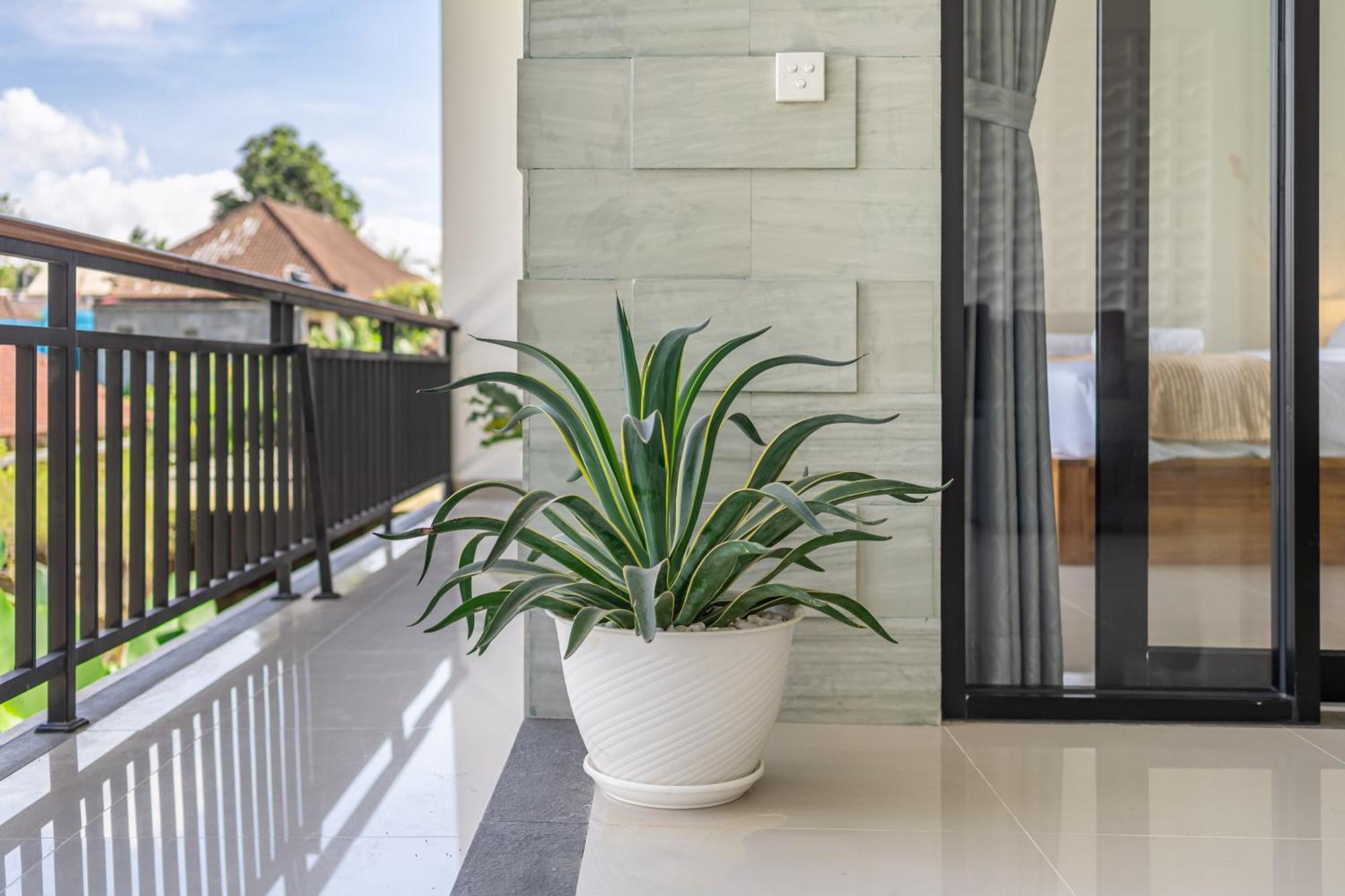 Gauri - Stunning Brand New 3-bedroom In The With Netflix * Ubud