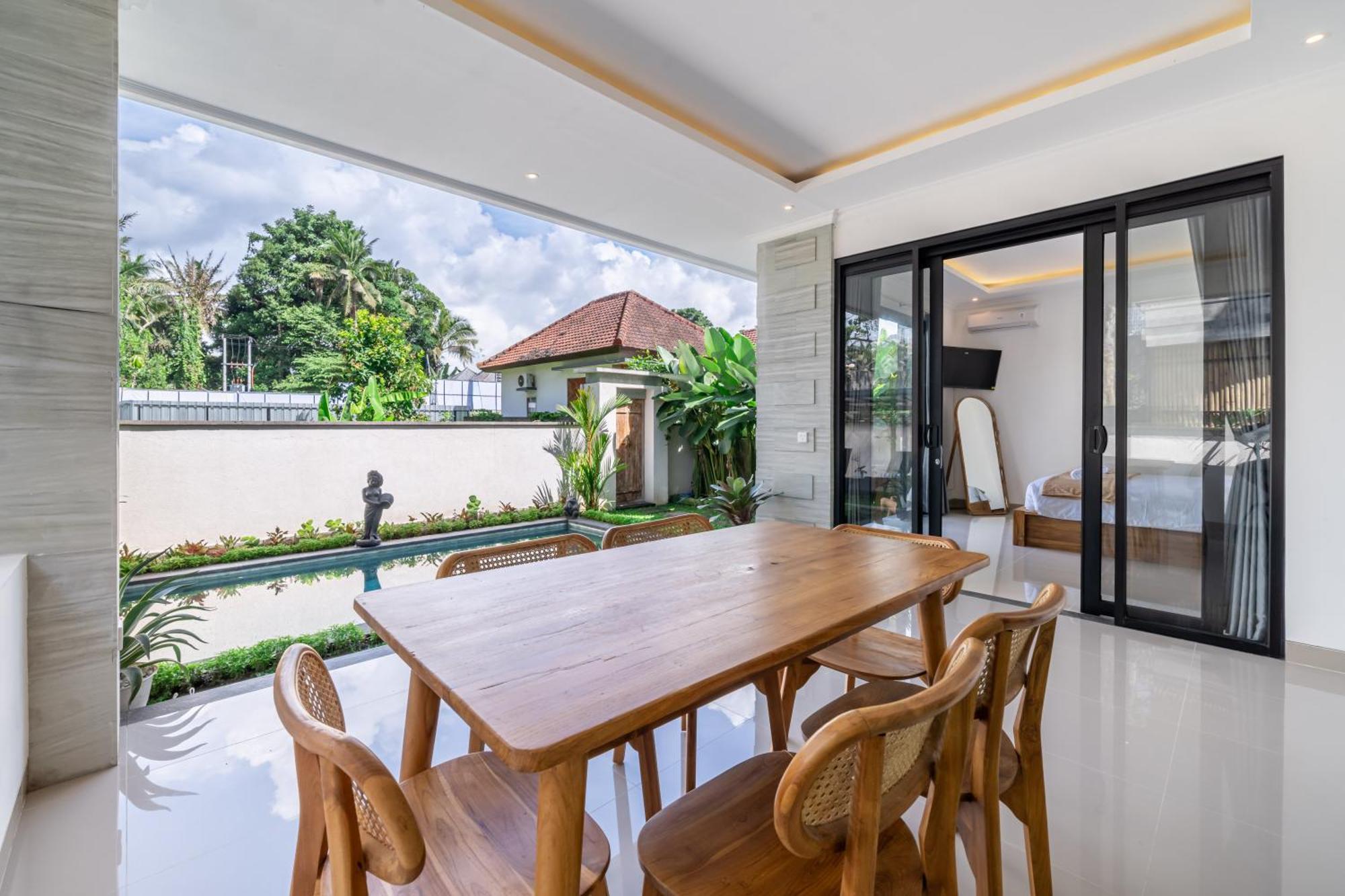 Gauri - Stunning Brand New 3-bedroom In The With Netflix Villa Ubud (Bali)